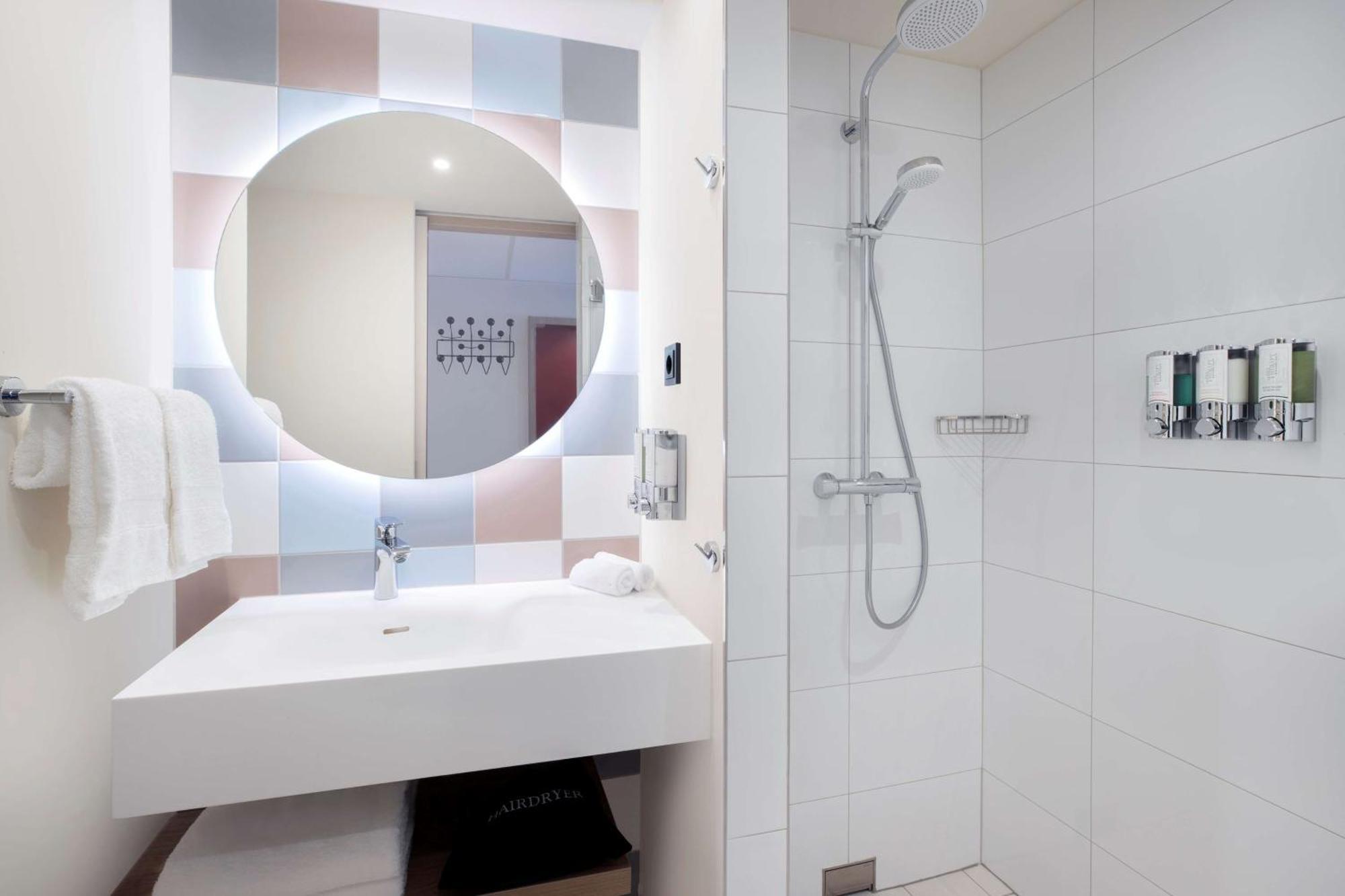 Hampton By Hilton Kaiserslautern Ngoại thất bức ảnh
